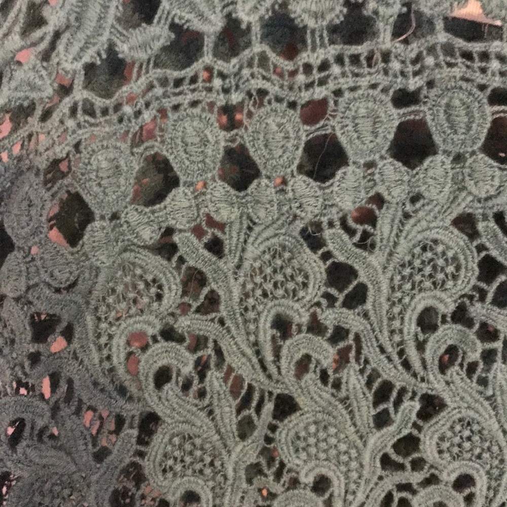 Crop top - Picture 2 of 3